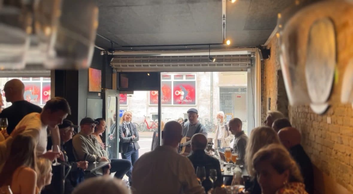 A live night at Vesterhus wine bar on Istedgade